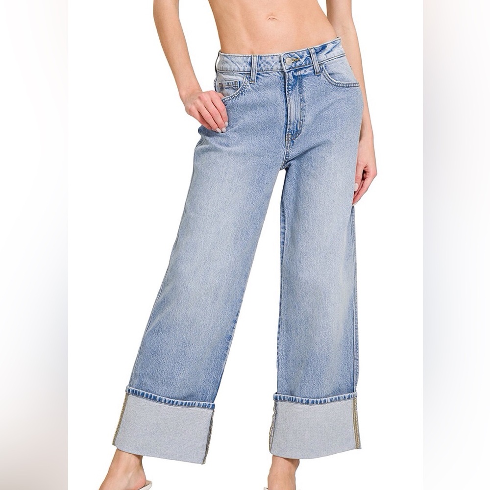 Zenana Outfitters Wide-Leg High Rise Jeans in Light Wash Blue
